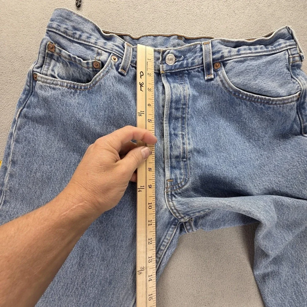Vintage Levis 501 Jeans Mens‎ Light Wash Straight Button Fly Made USA Fits 30x34